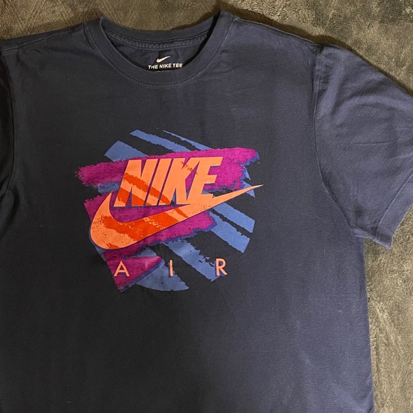 Nike shirt - Picture 2 of 2
